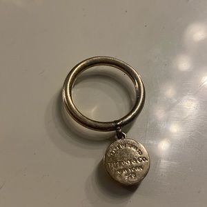 TIFFANY’S RING